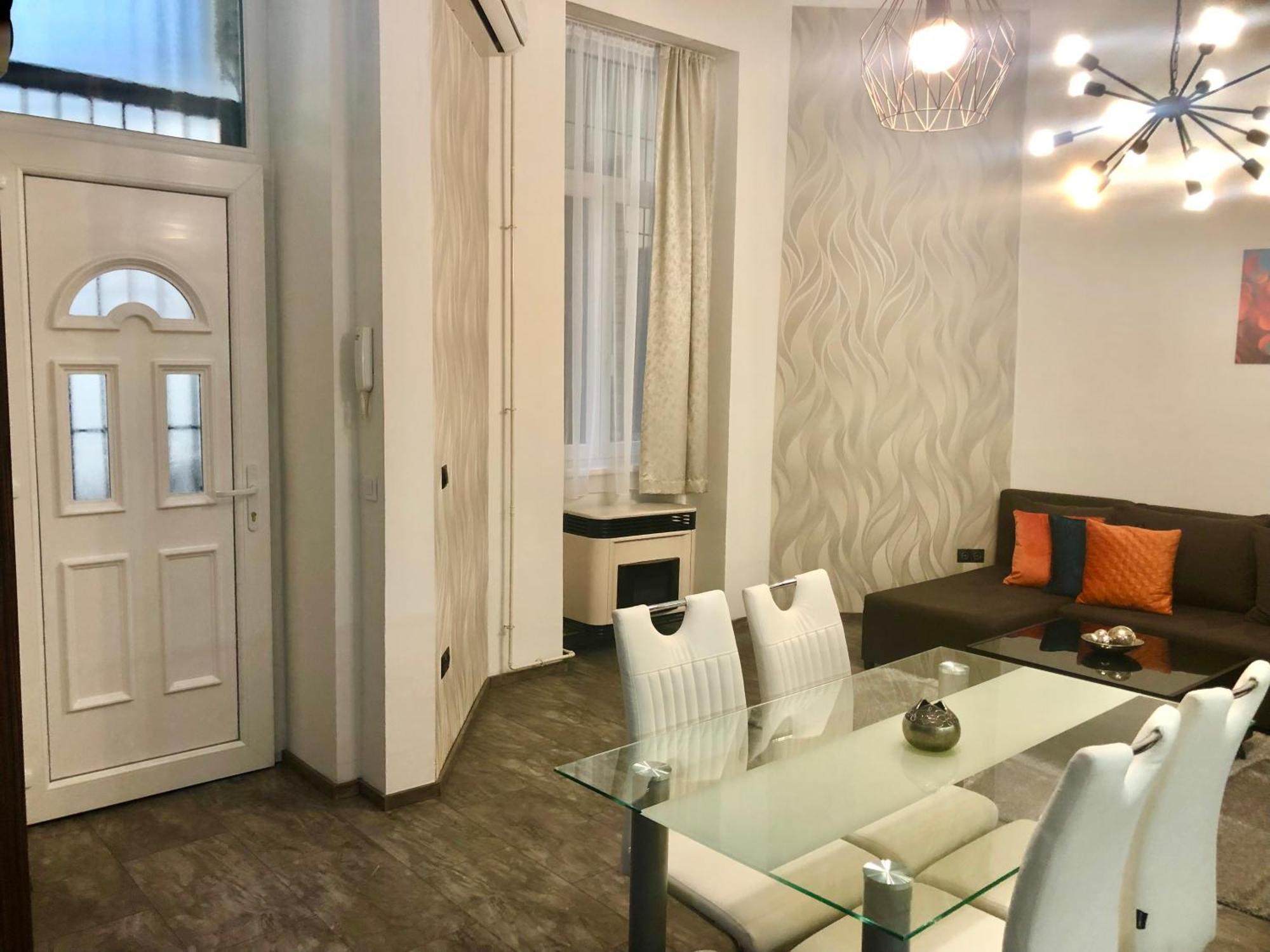 Dohany Apartment Deluxe Budapeste Exterior foto